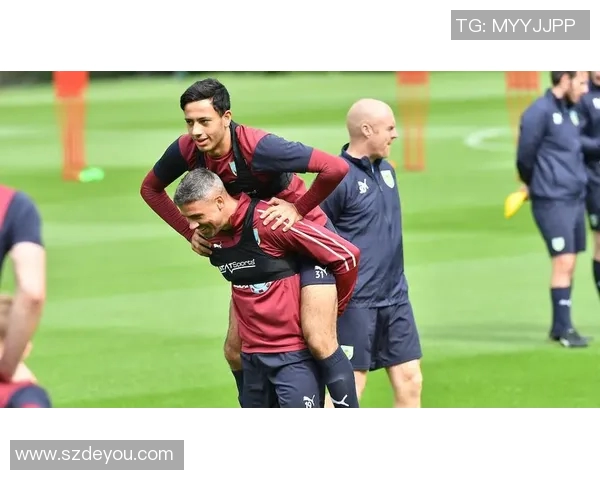 贵族血统与绿茵场的传奇交汇出身豪门的足球明星如何书写辉煌人生